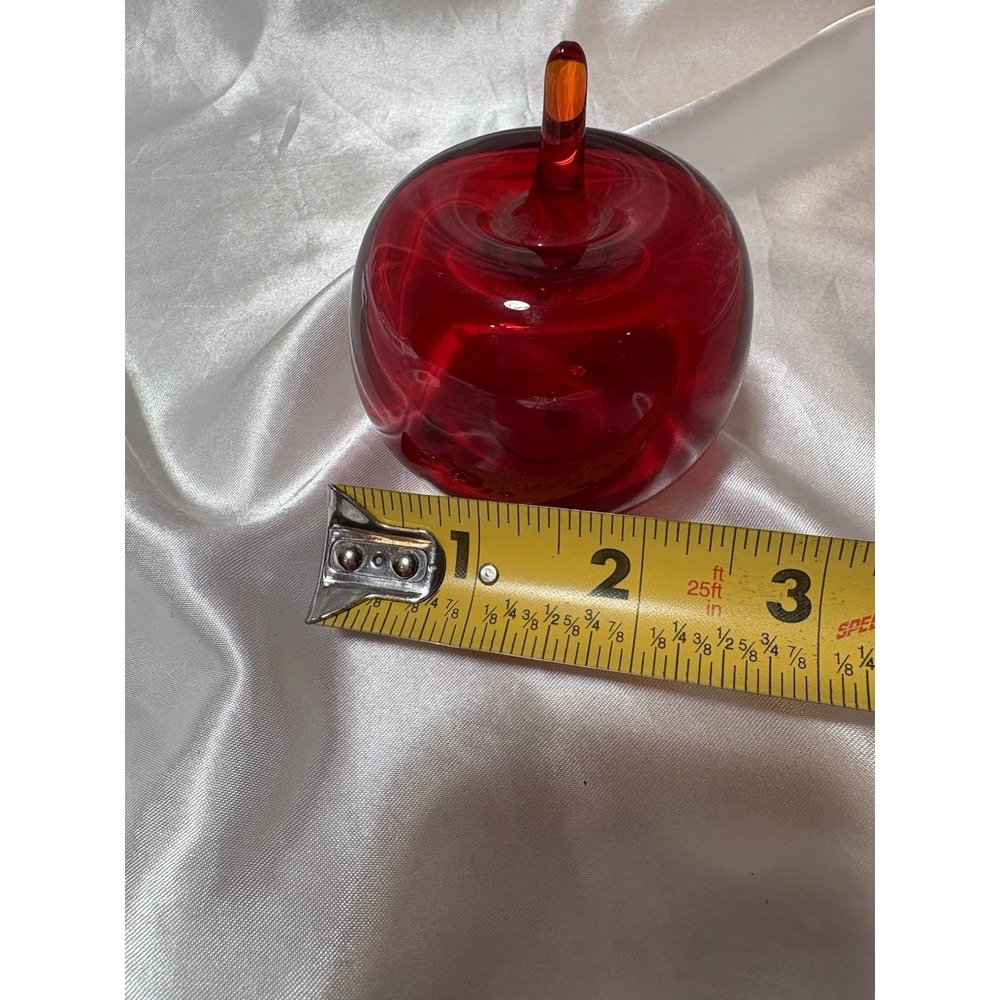Vintage Red Apple Art Glass Paperweight Hand Made Glows Hollow - Picture 3 of 6